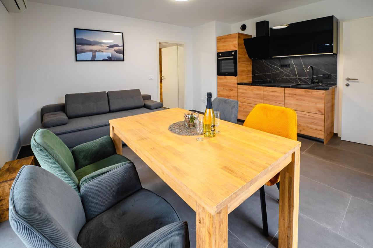 Apartments Luxury Ad Jesenice Exterior foto