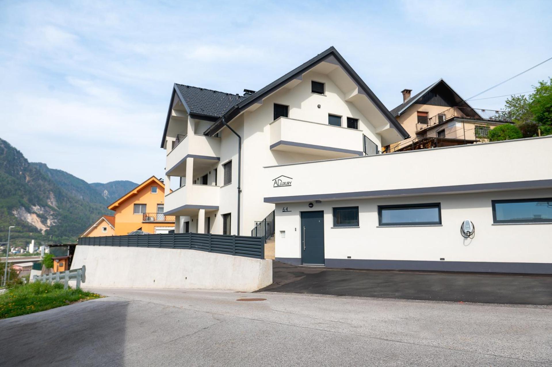 Apartments Luxury Ad Jesenice Exterior foto
